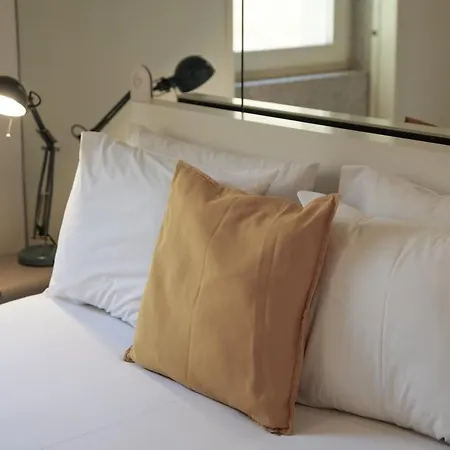 Modern Flat On Rua Flores - 4th Floor * Oporto