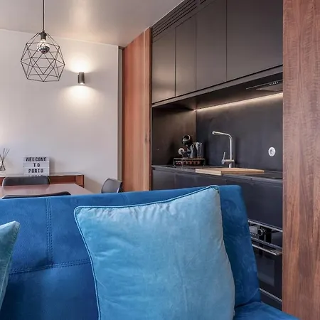 Modern Flat On Rua Flores - 4th Floor Апартаменты *