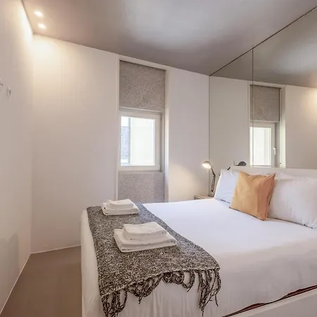 Modern Flat On Rua Flores - 4th Floor *